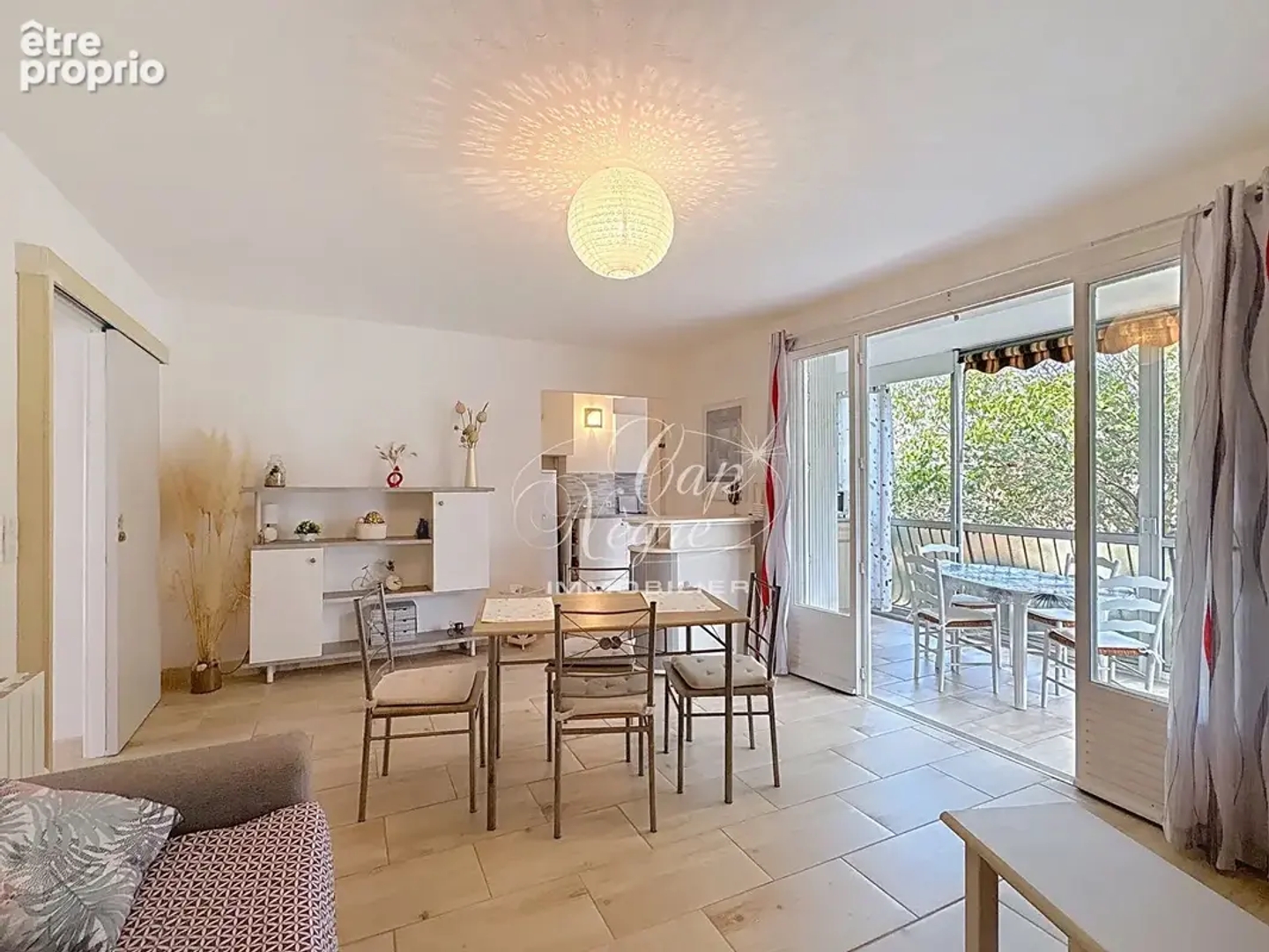 Appartement rénové proche centre & port dernier étage à vendre à cavalaire sur mer - golfe de saint tropez