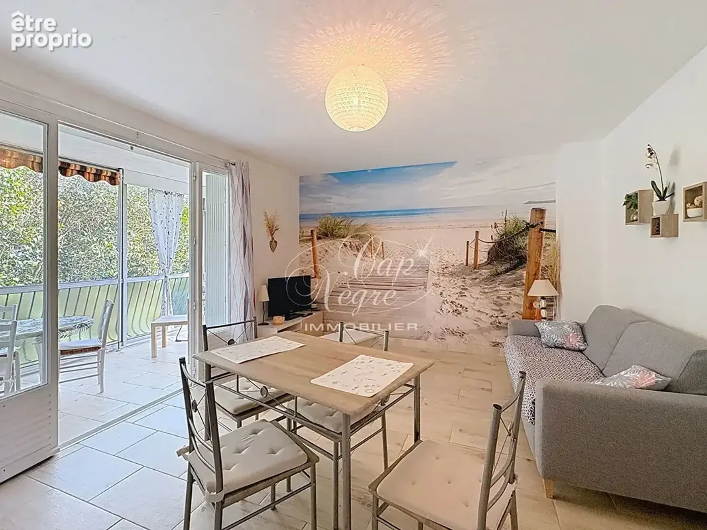 Appartement à vendre - 2 pièces - 55m2 - Cavalaire-Sur-Mer (83240)