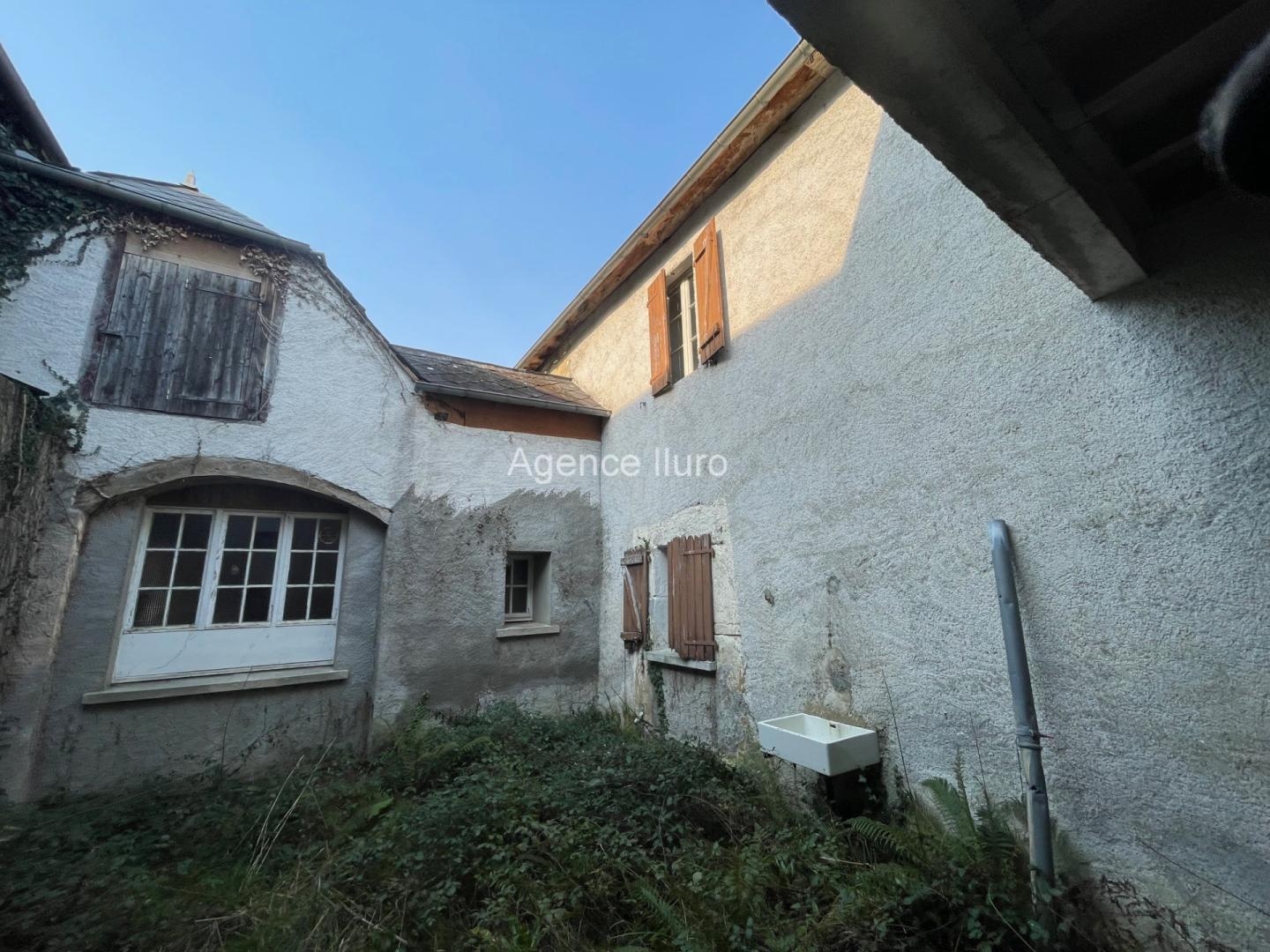 Maison à vendre - 6 pièces - 101m2 - Oloron-Sainte-Marie (64400)