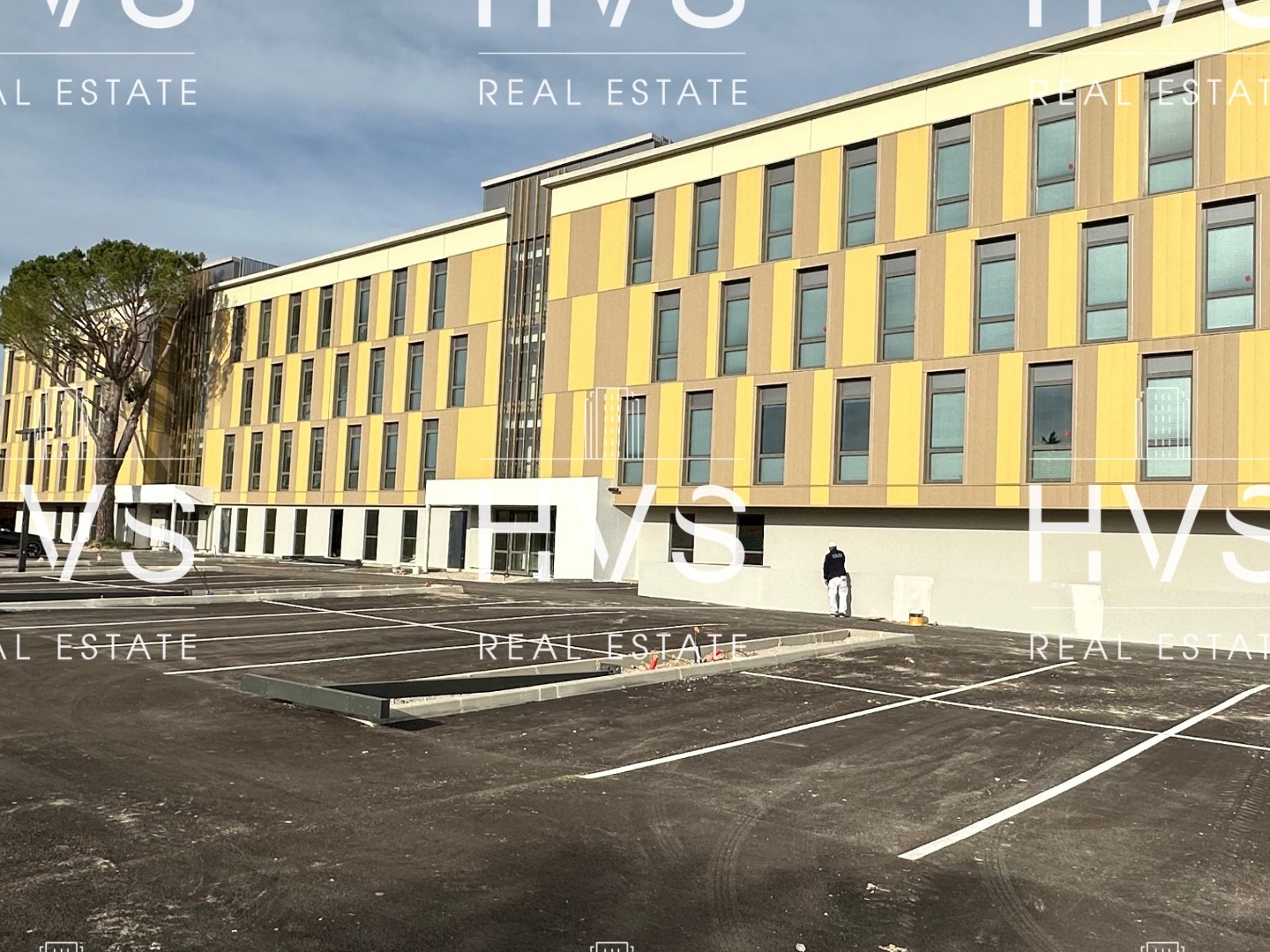 Local professionnel 186 m²