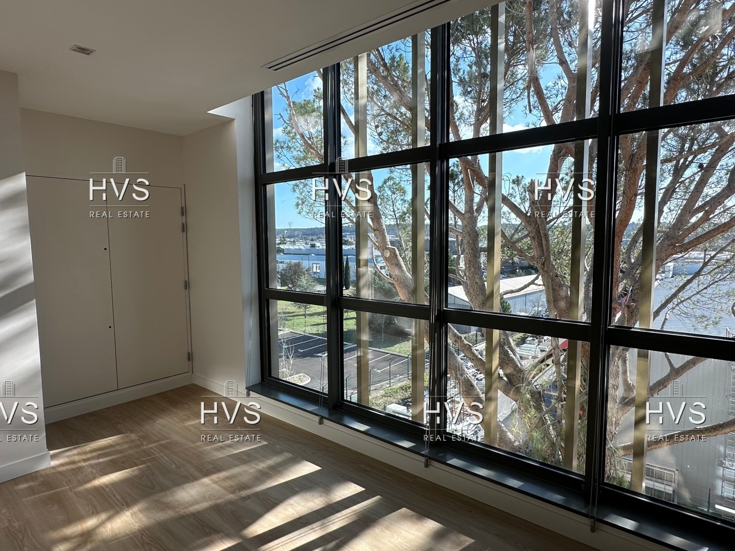 Locaux à vendre - 186m2 - Aix-En-Provence (13290)