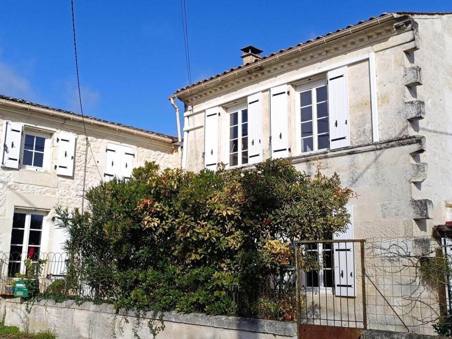 Maison à vendre - 5 pièces - 160m2 - Courcoury (17100)