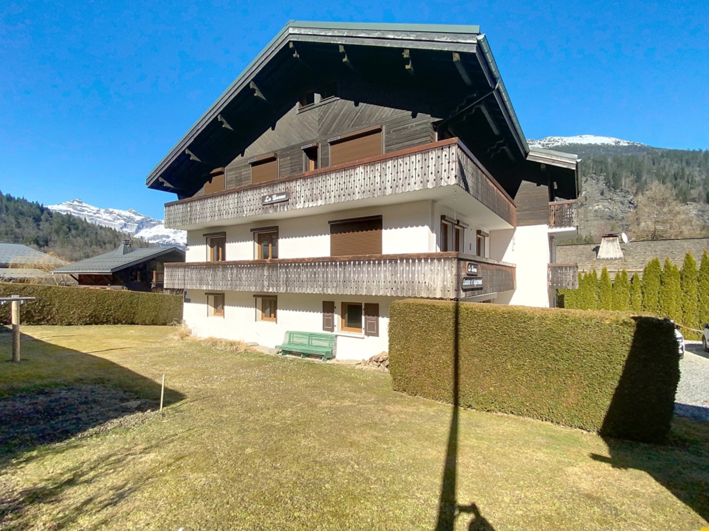 Chalet 7 pièces + 2 appartements 477 m2 au total - Les Houch