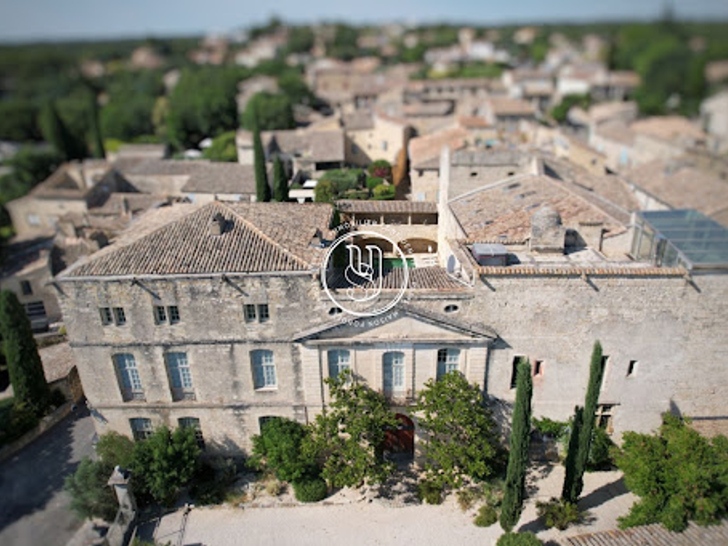 Maison 14 pièces 1272 m²