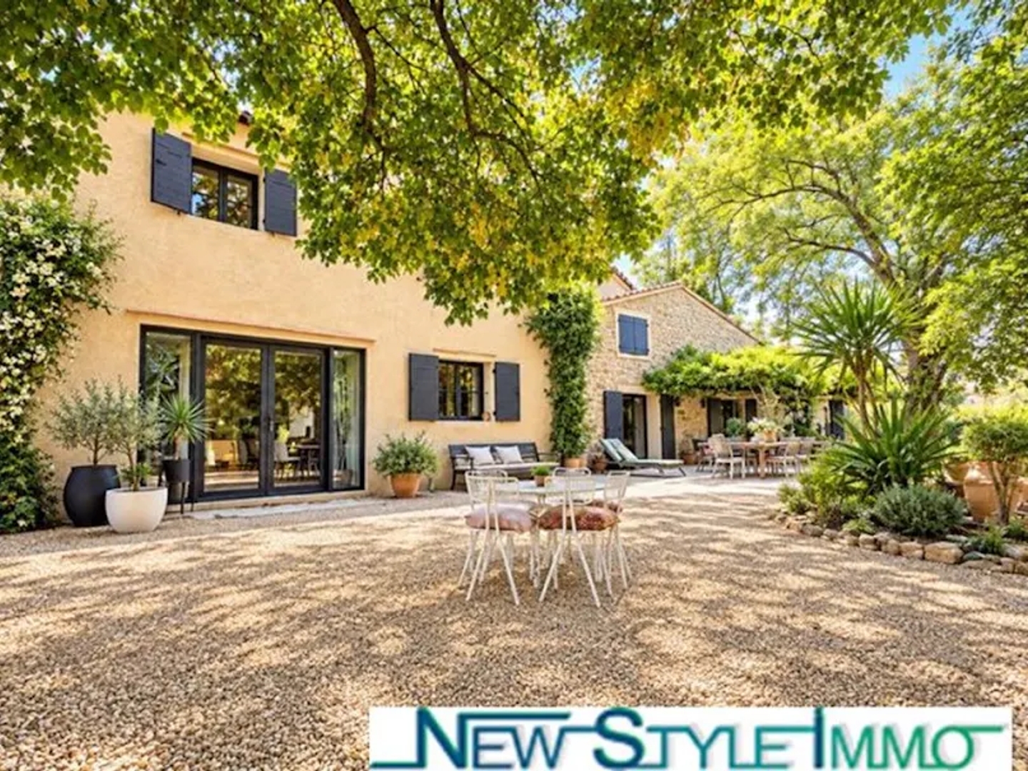 Maison à vendre - 8 pièces - 180m2 - Le Castellet (83330)