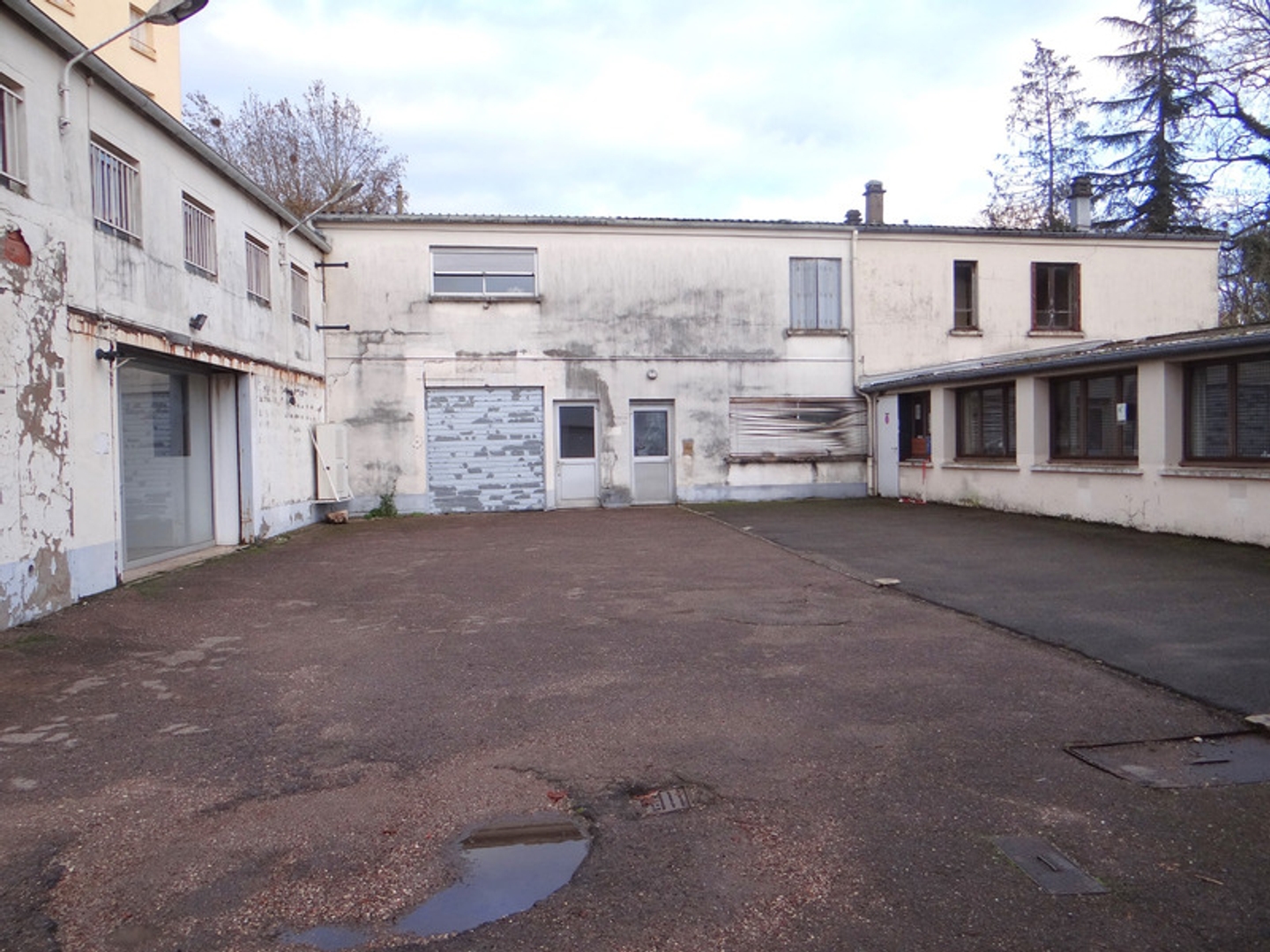 Locaux à vendre - 800m2 - Chaumont (52000)