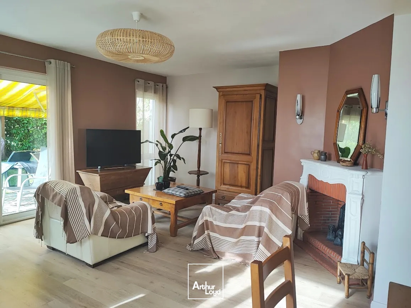Secteur CUSSAC - Maison + local commercial