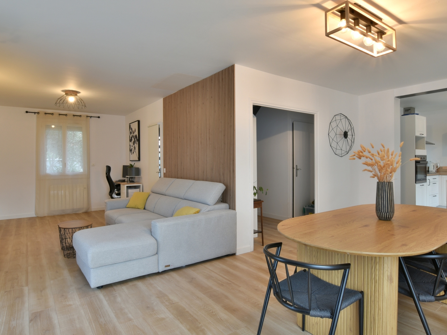 Villa 3 faces de 118 m2, agréable, au calme, avec jardin et garage