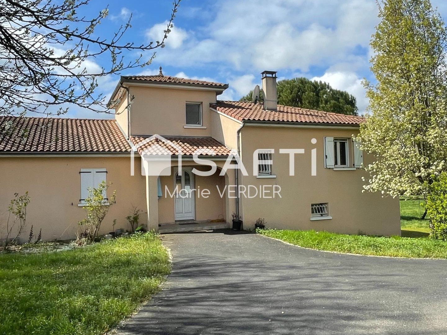 Maison à vendre - 7 pièces - 172m2 - Montbazens (12220)