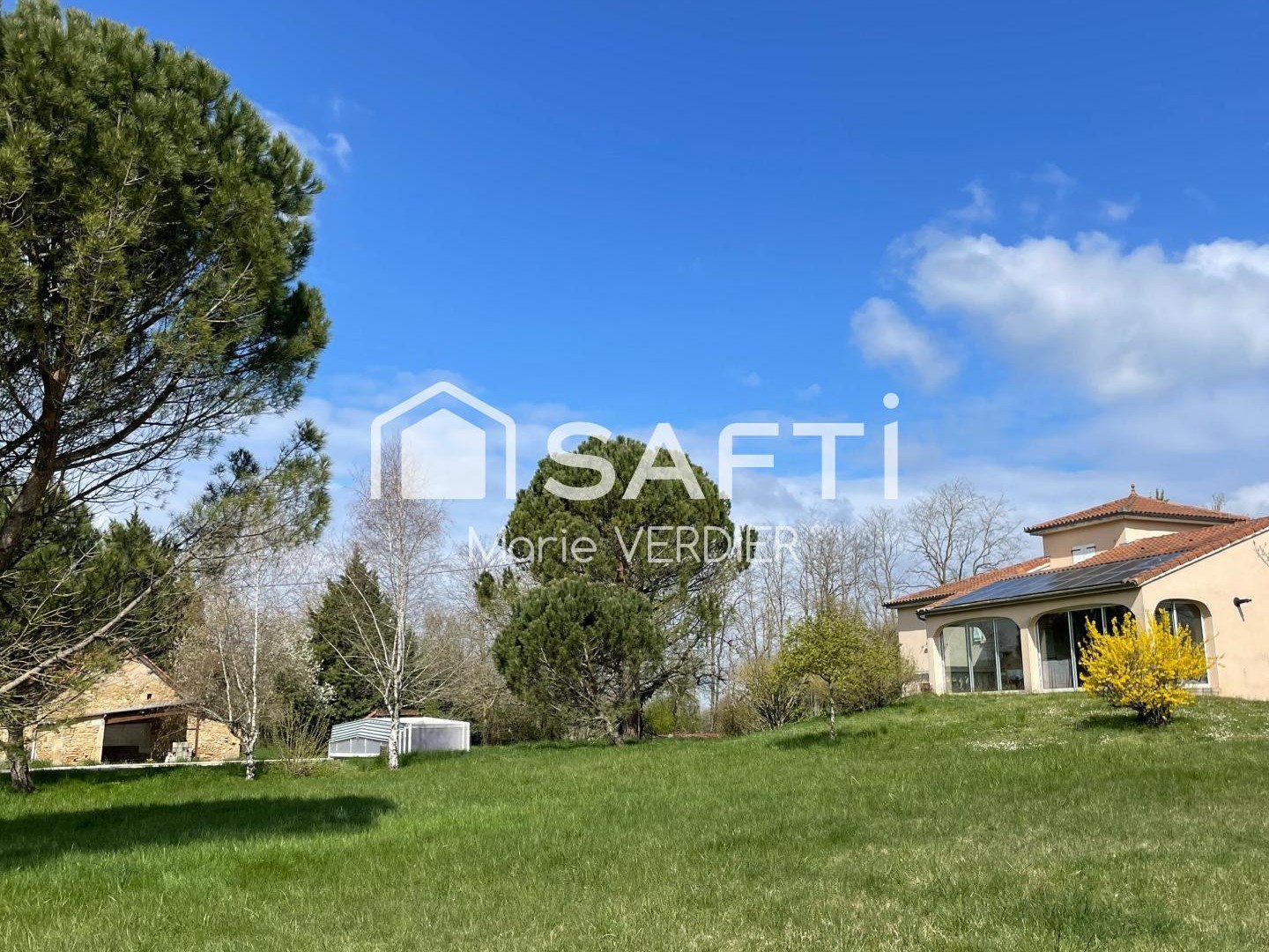 Maison à vendre - 7 pièces - 172m2 - Montbazens (12220)