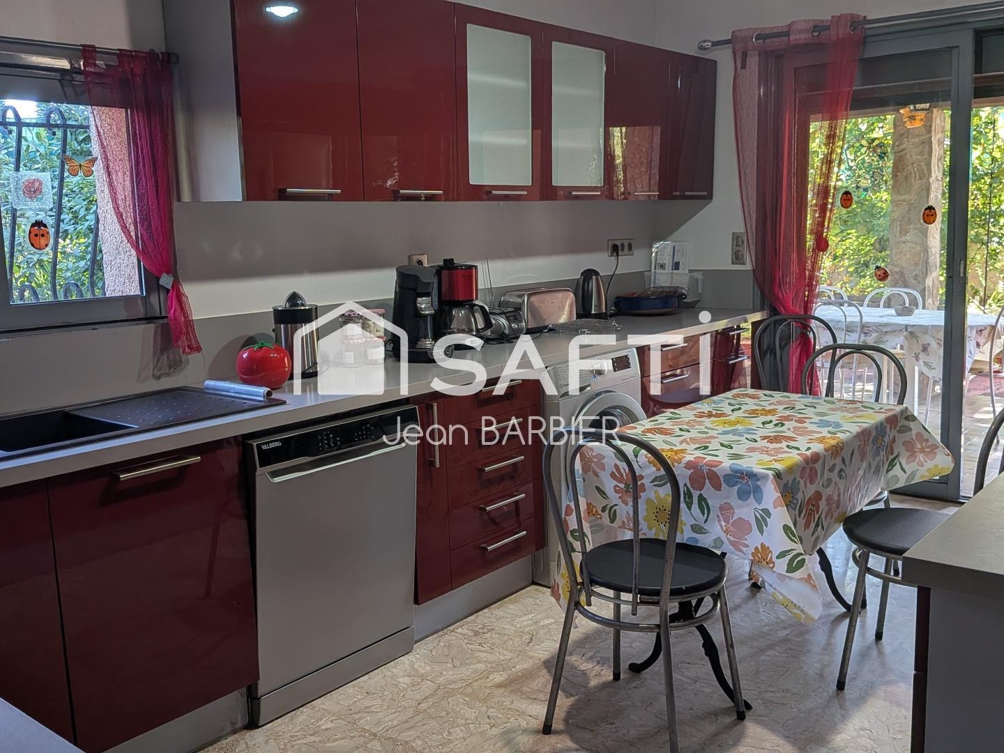 Maison à vendre - 8 pièces - 155m2 - Six-Fours-Les-Plages (83140)