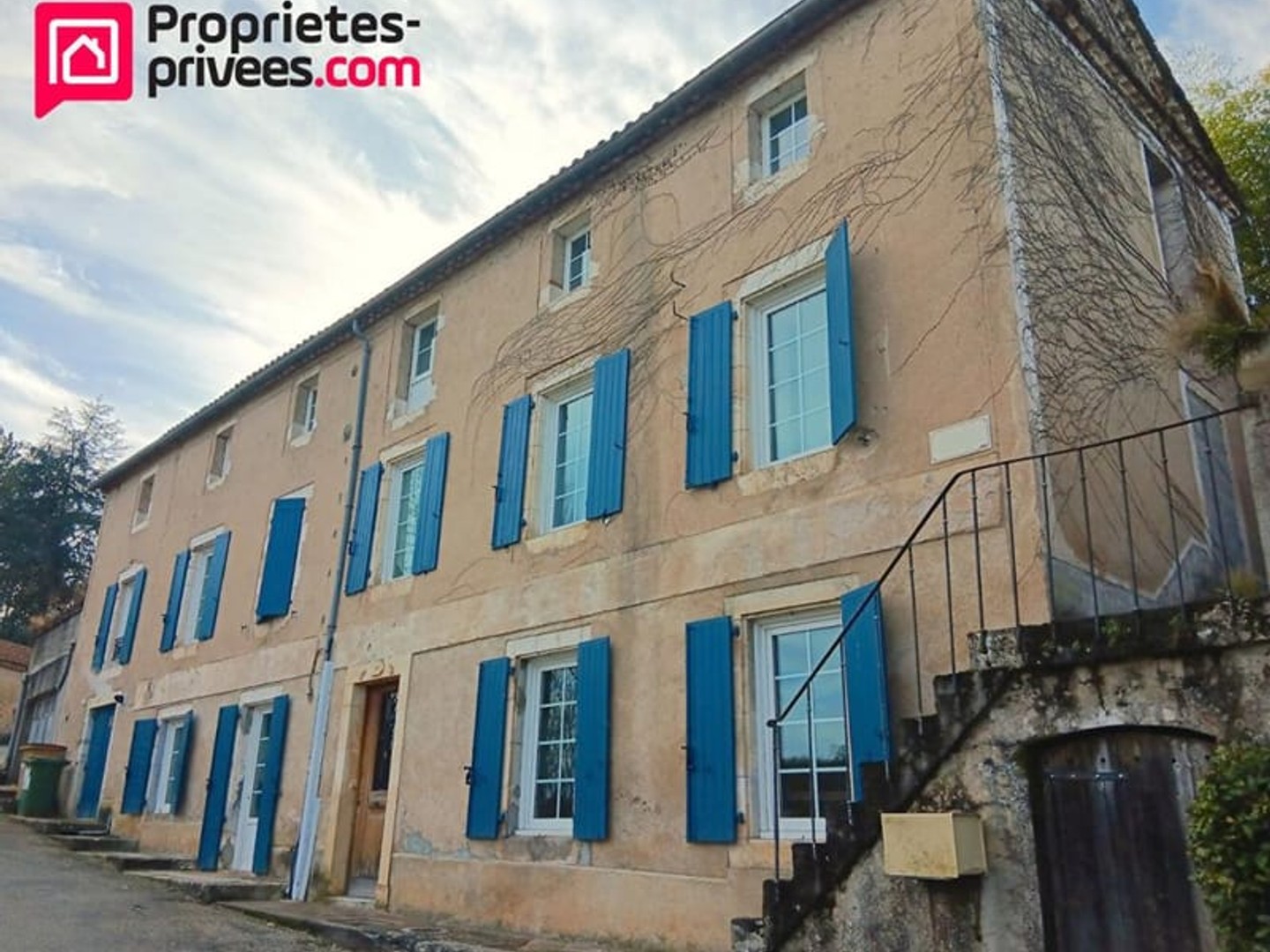 Cahors 46000 à 10 minutes, grande maison avec jardin et piscine