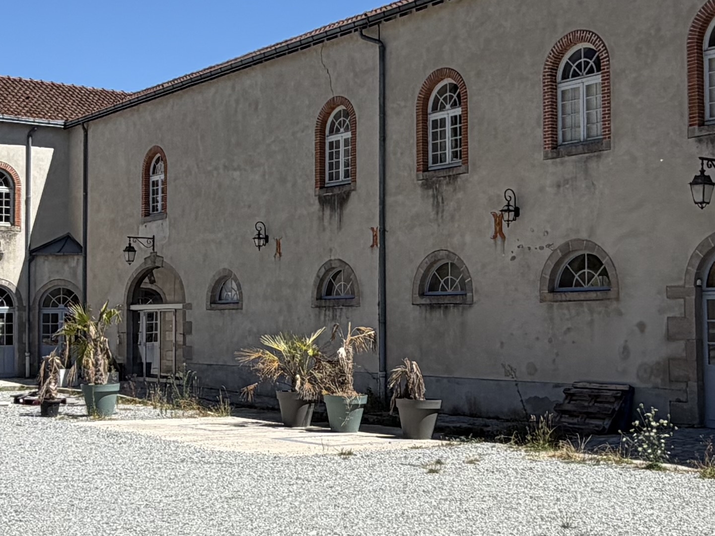 Bureaux 15 pièces 900 m²