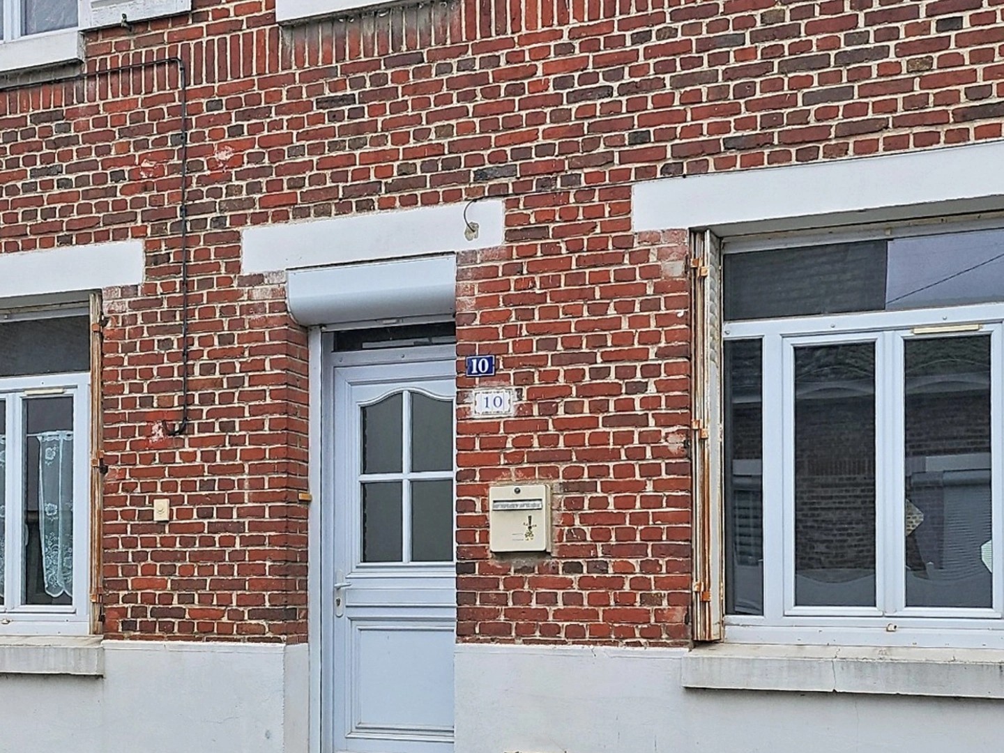Maison de ville à ANIZY aux proportions familiales !
