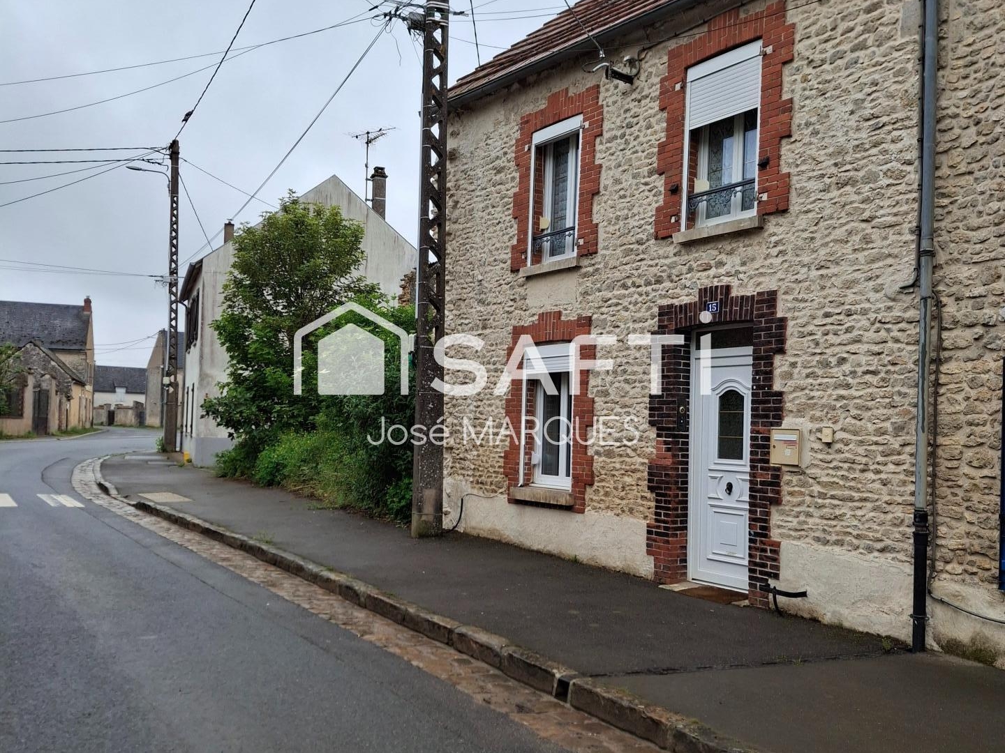 Maison d'habitation de 82 m2, à Erceville 45480