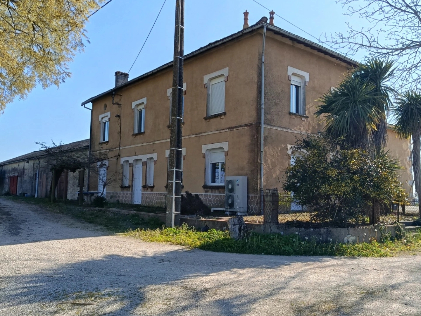 Maison en pierre à vendre 8 pièces MONBAZILLAC (24)