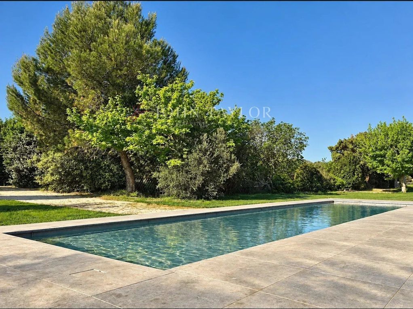 Maison à vendre - 10 pièces - 380m2 - Eygalières (13810)