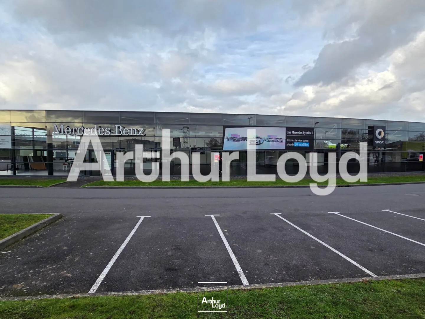 Local commercial - 3 300 m² - Mondeville