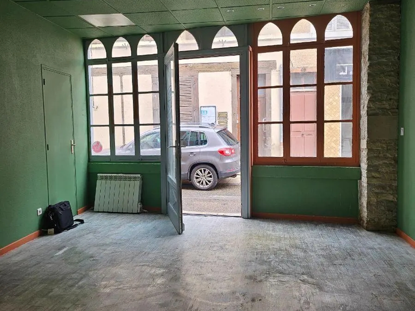 Locaux à vendre - 3 pièces - 20m2 - Dun-Sur-Auron (18130)