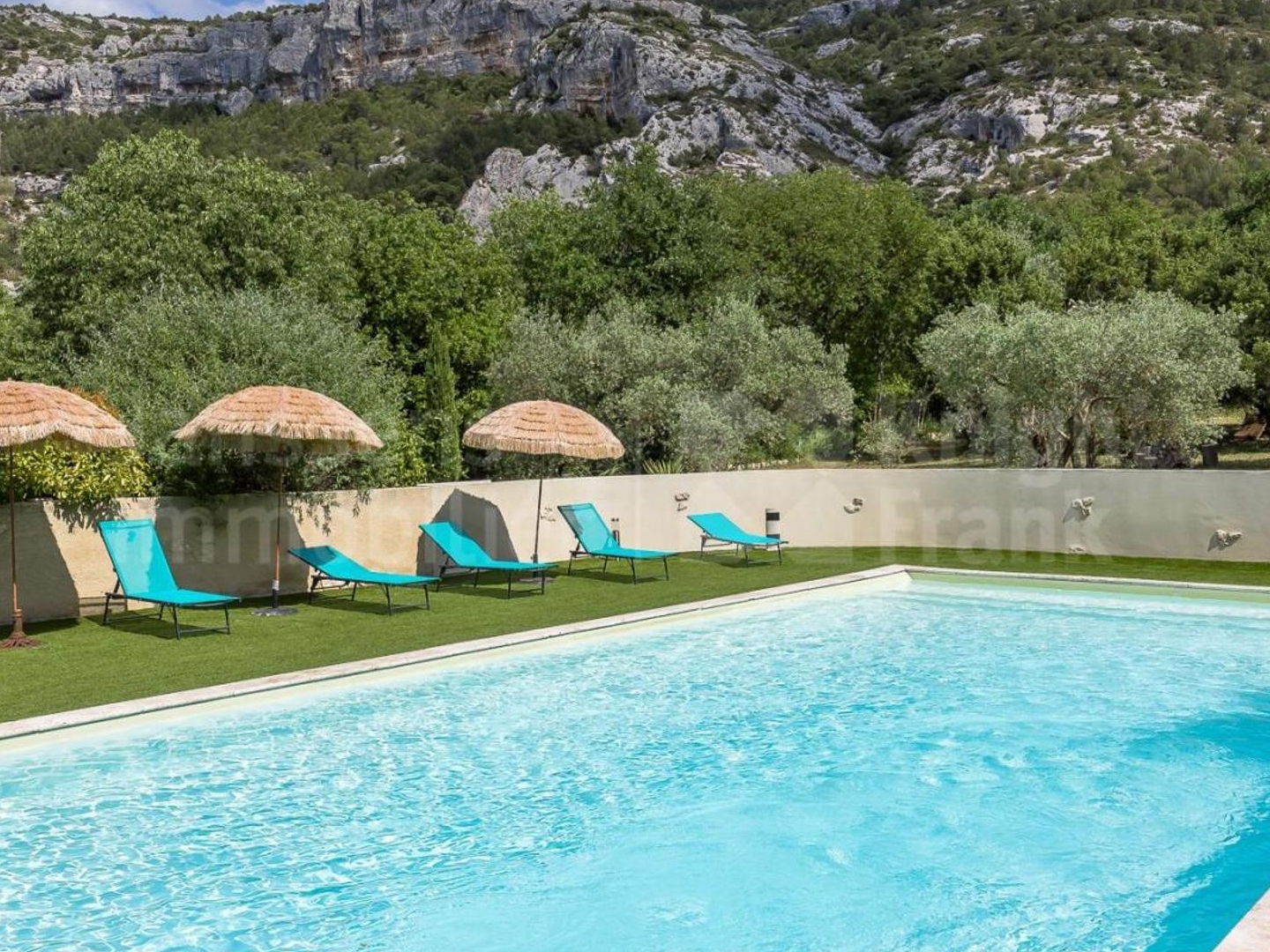 Maison à vendre - 10 pièces - 405m2 - Fontaine-De-Vaucluse (84800)