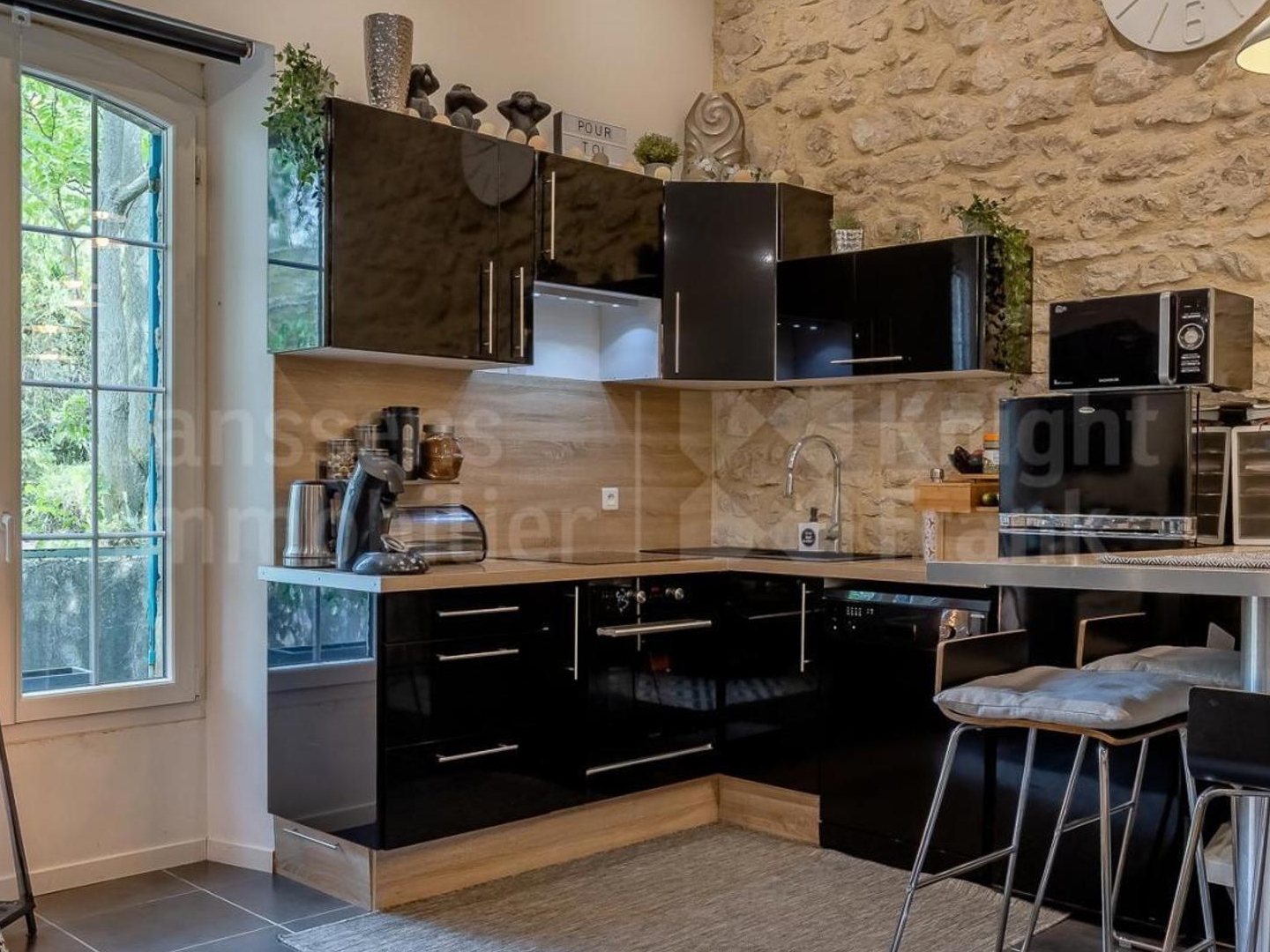 Maison à vendre - 10 pièces - 405m2 - Fontaine-De-Vaucluse (84800)