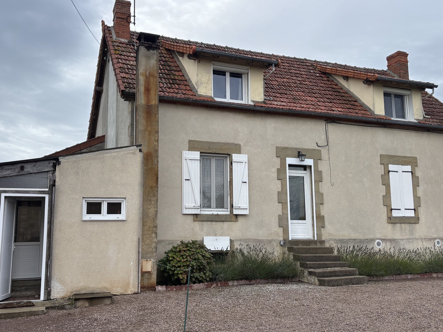 Cérilly Maison de campagne avec dépendance sur un terrain de 3276 m2