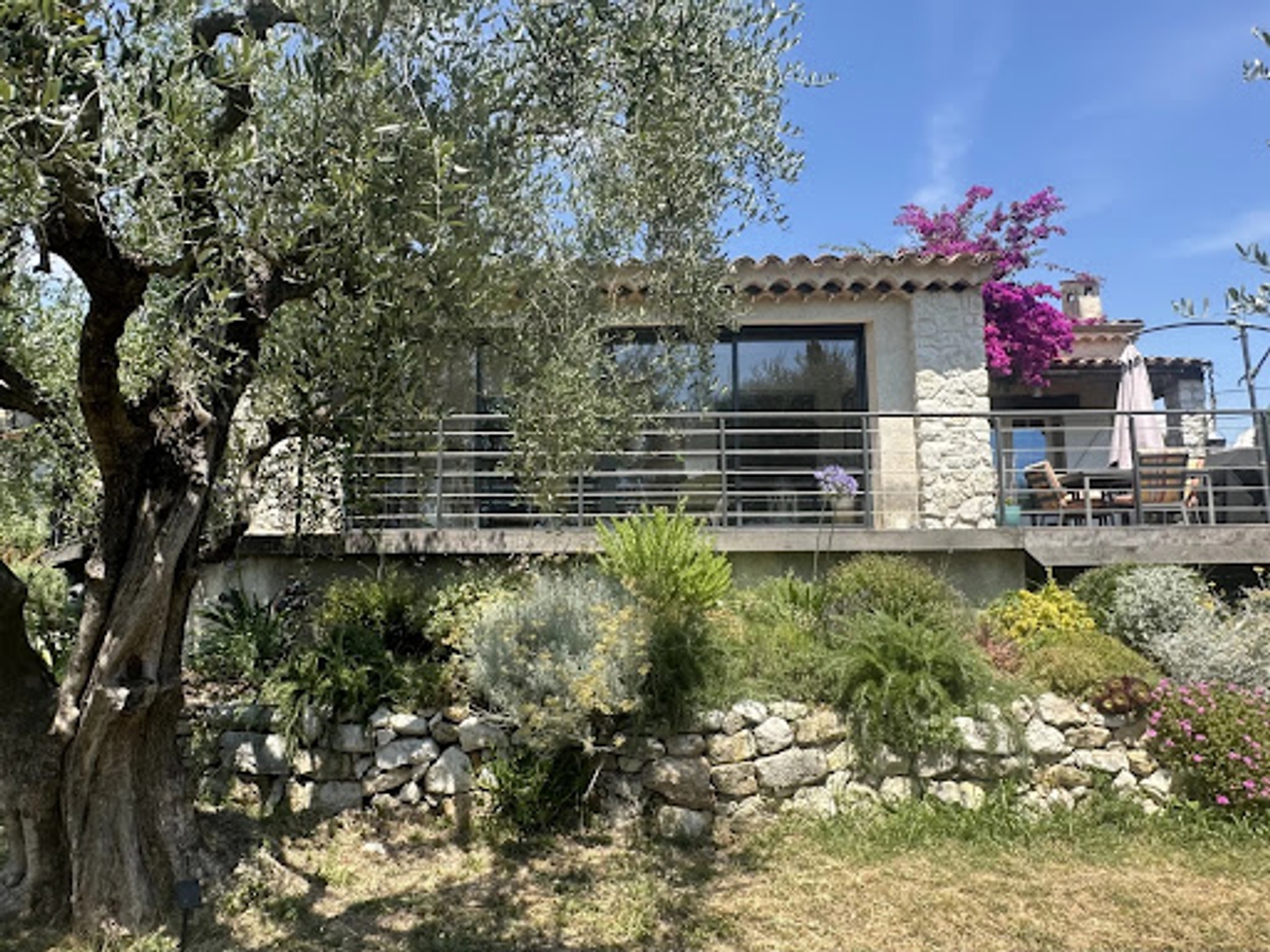Maison à vendre - 6 pièces - 185m2 - Tourrettes-Sur-Loup (06140)