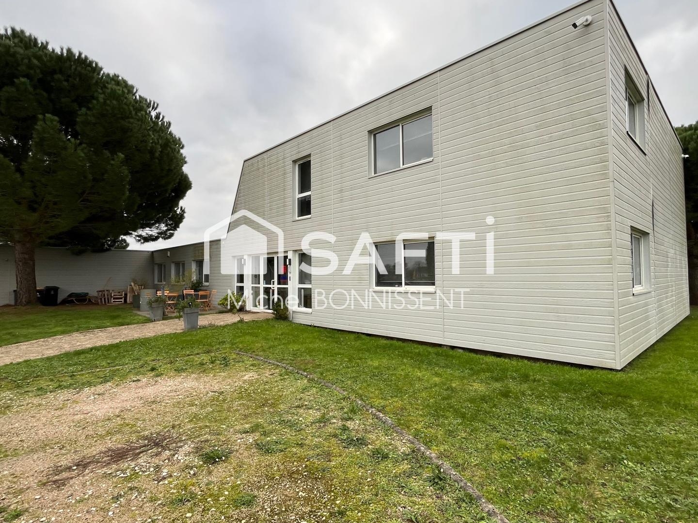 Immeuble à vendre - 540m2 - Pigny (18110)