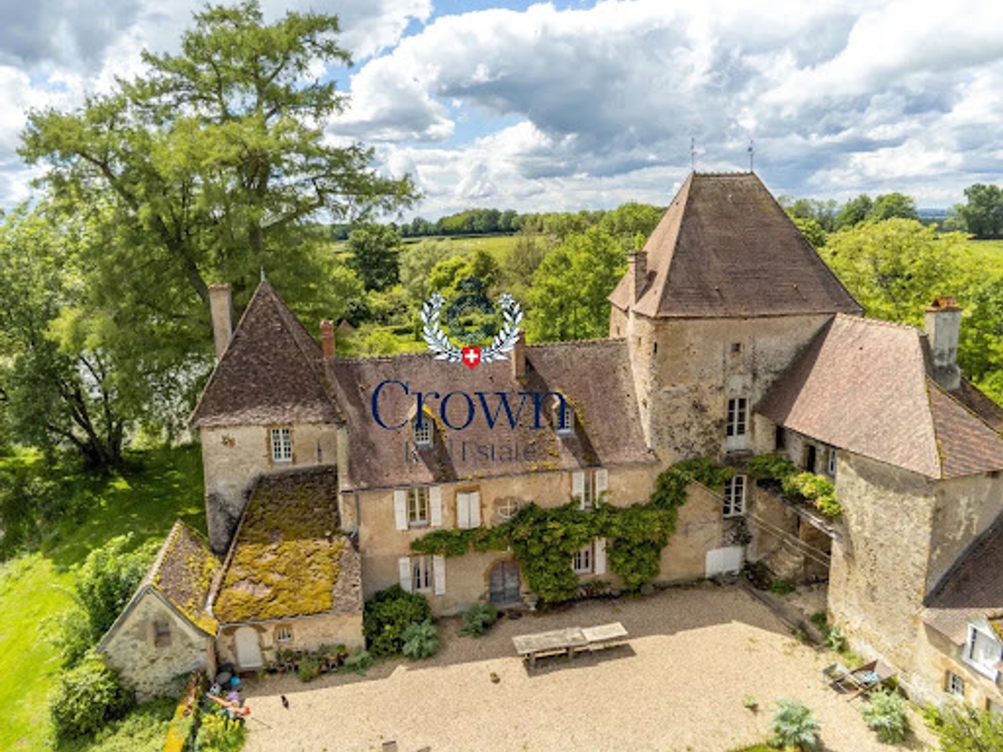 Maison à vendre - 8 pièces - 285m2 - Château-Chinon (58120)
