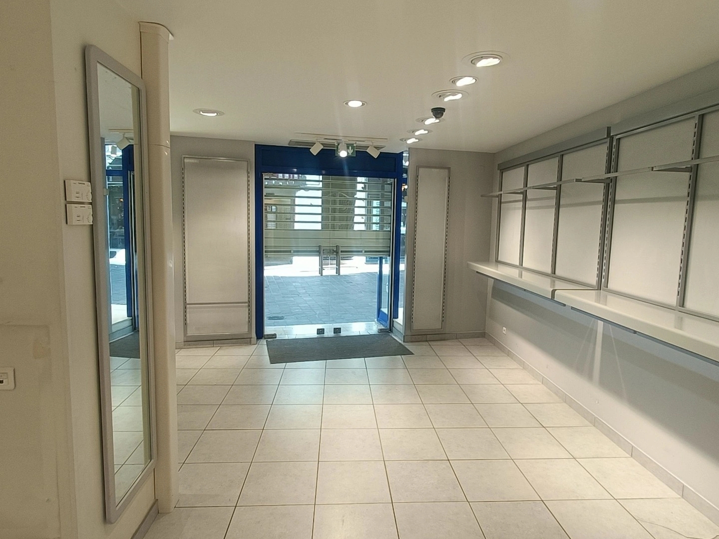 Magasin à vendre - 4 pièces - 115m2 - Saumur (49400)