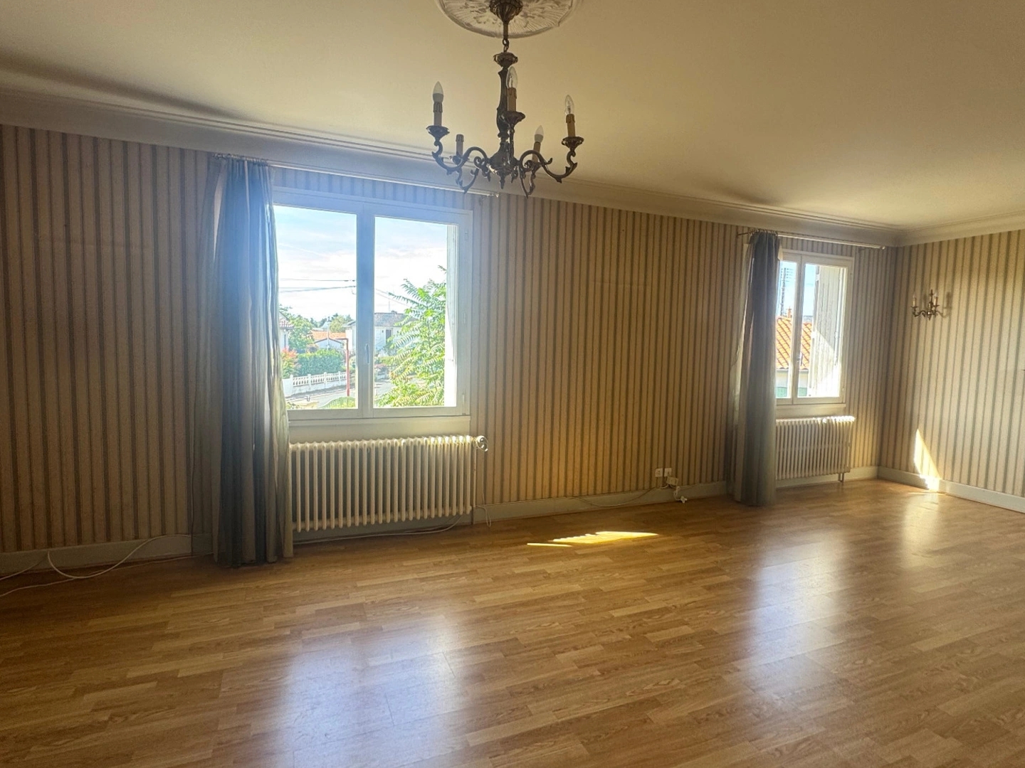 Maison à vendre - 4 pièces - 115m2 - Lencloître (86140)