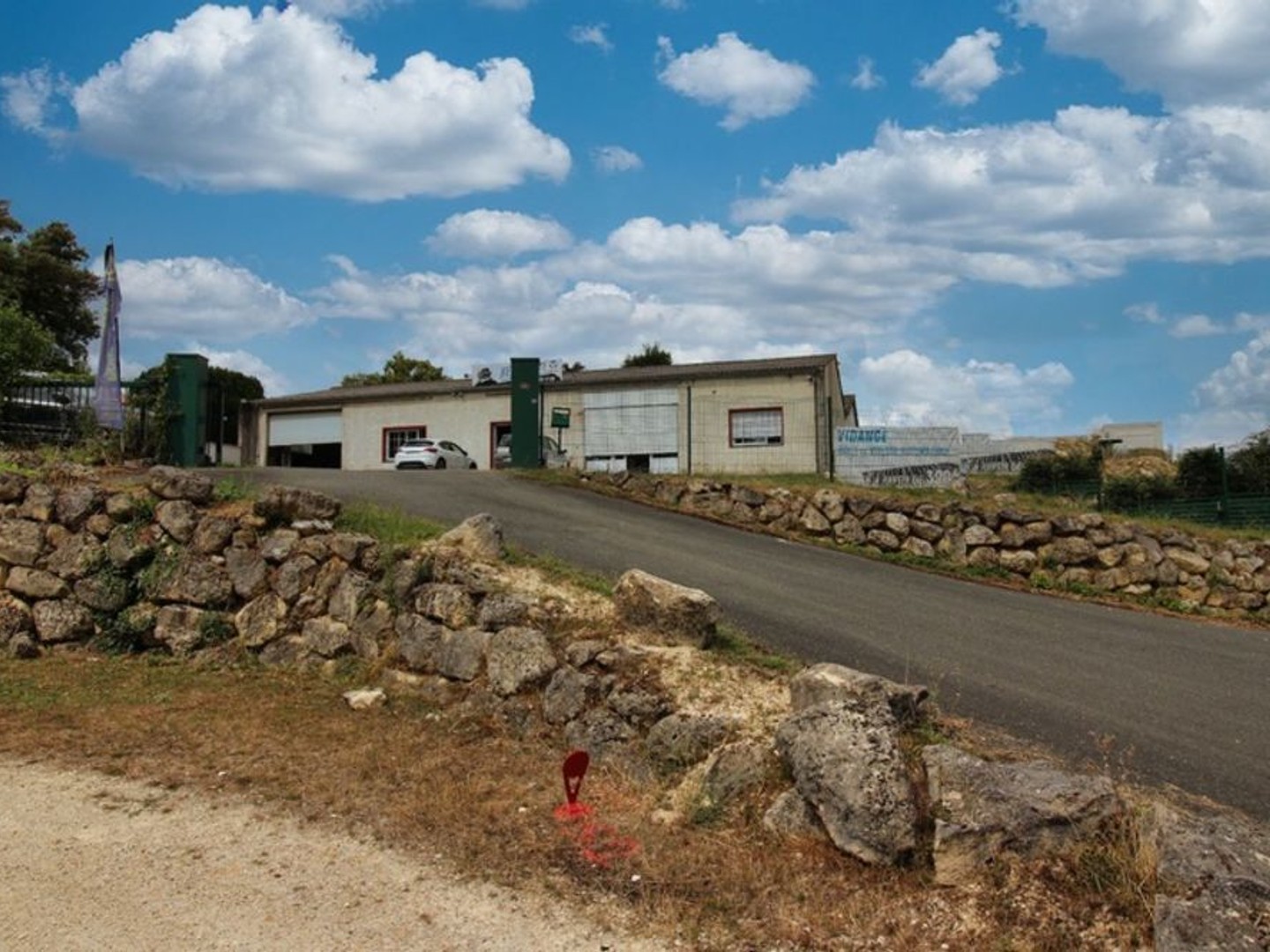 Local artisanal à vendre GREZILLAC (33)