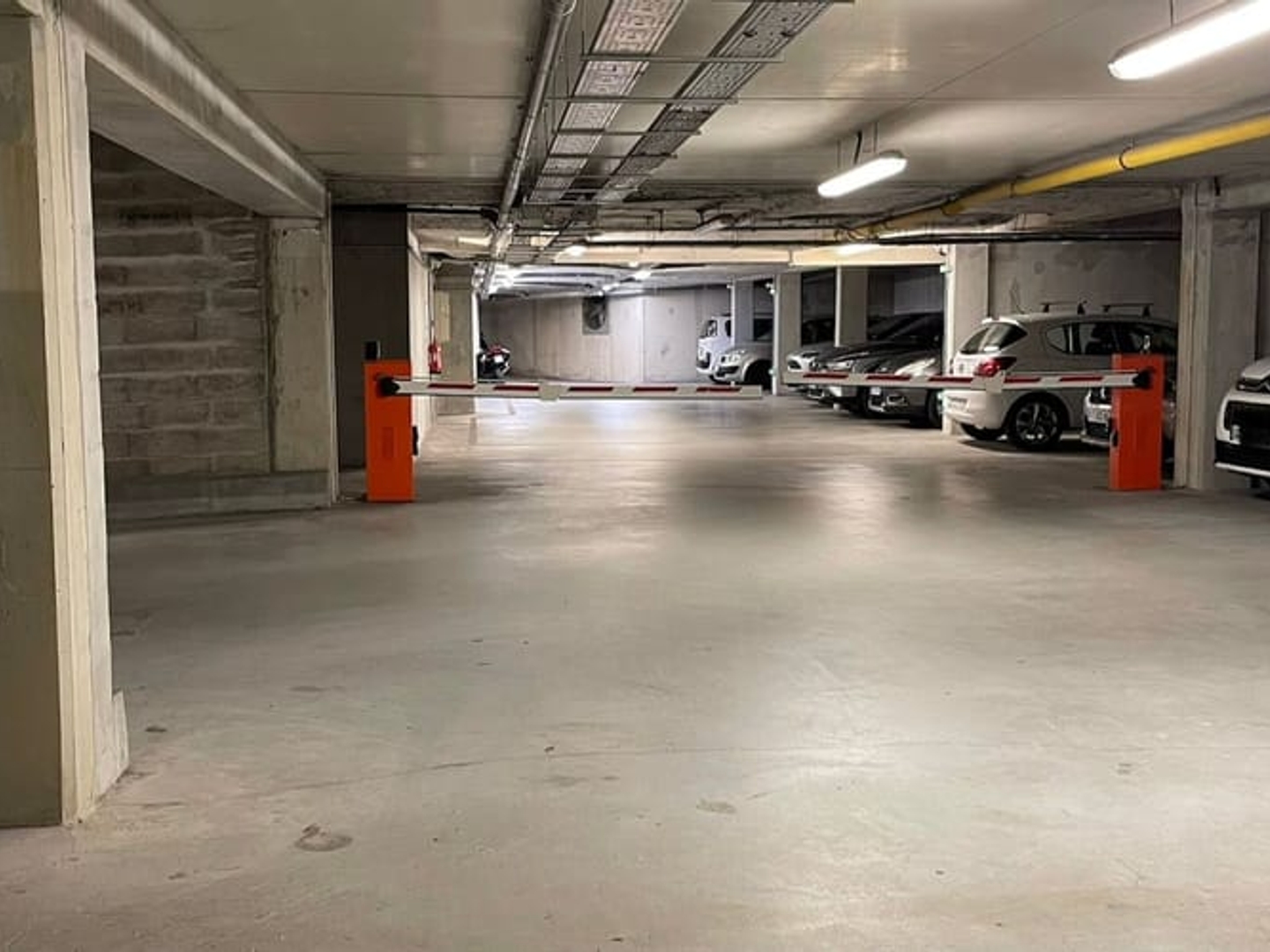 Parking / garage / box à vendre - 11m2 - Bayonne (64100)