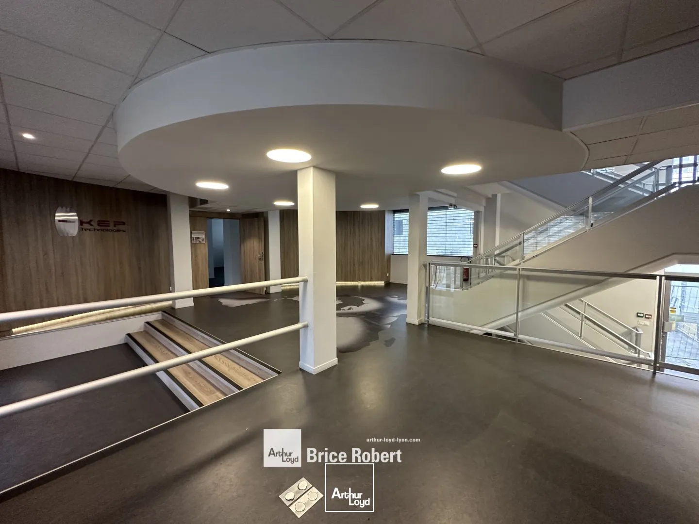 Bureaux à vendre - 1239m2 - Caluire-Et-Cuire (69300)
