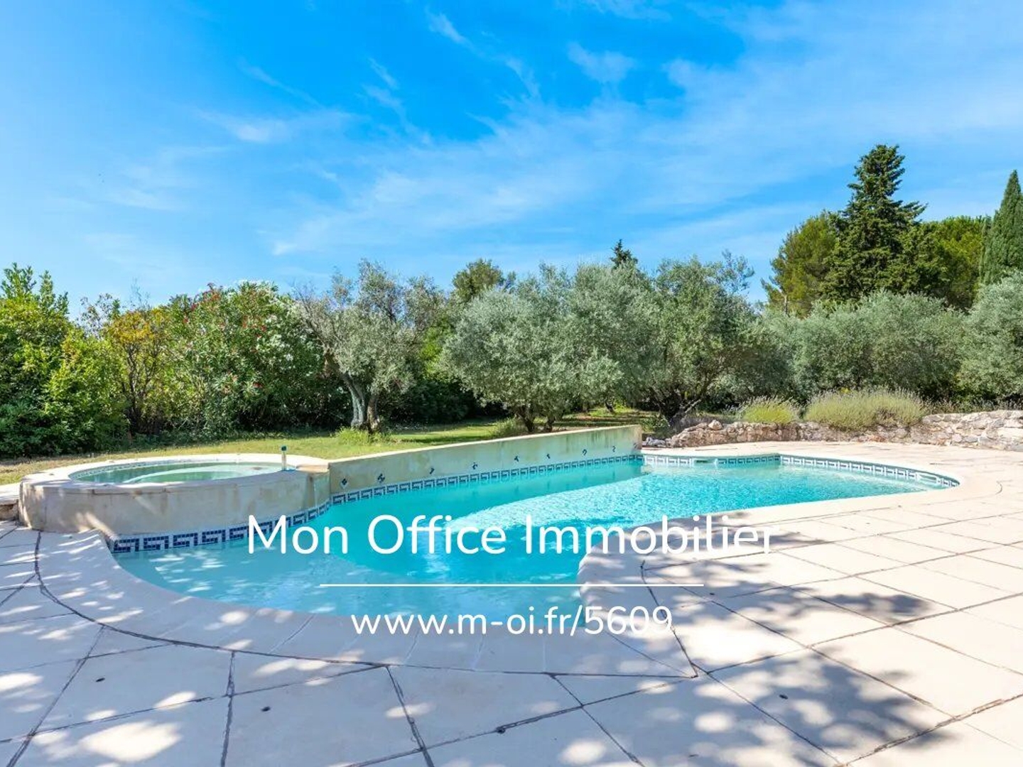 Maison à vendre - 6 pièces - 180m2 - Aix-En-Provence (13090)