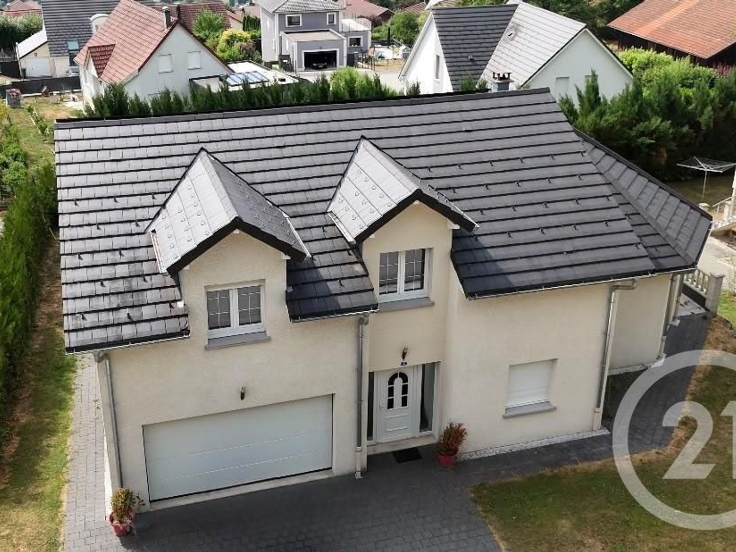 Maison 9 pièces 271 m²
