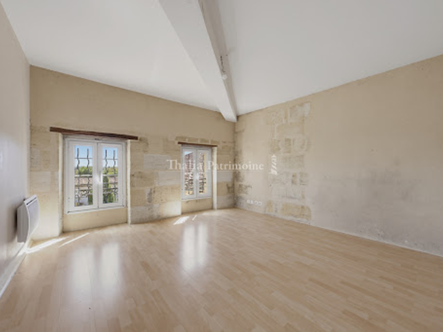 Maison à vendre - 4 pièces - 380m2 - Targon (33760)