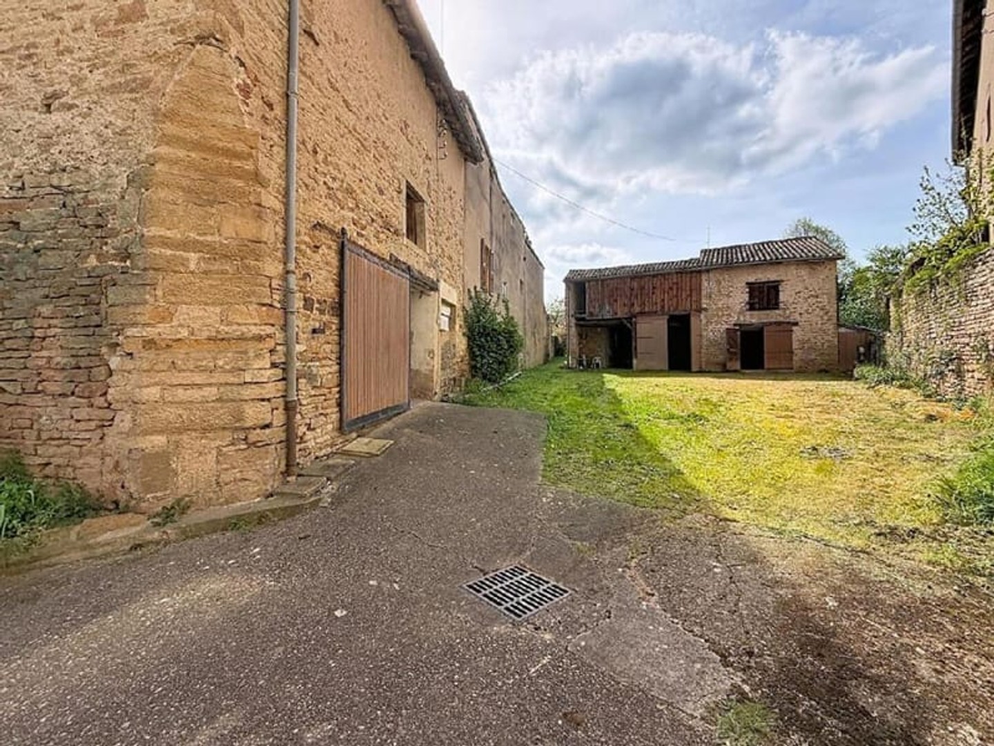 Maison à vendre - 7 pièces - 270m2 - Cluny (71250)