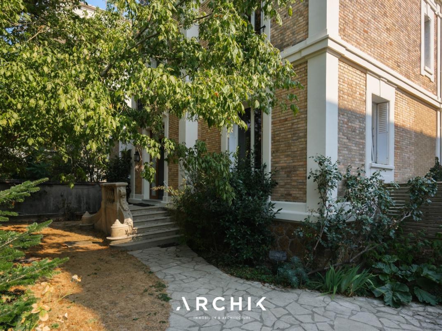Vends maison de maître - 230 m² - 9 pièces, 5 chambres - Fontenay-sous-Bois 94120