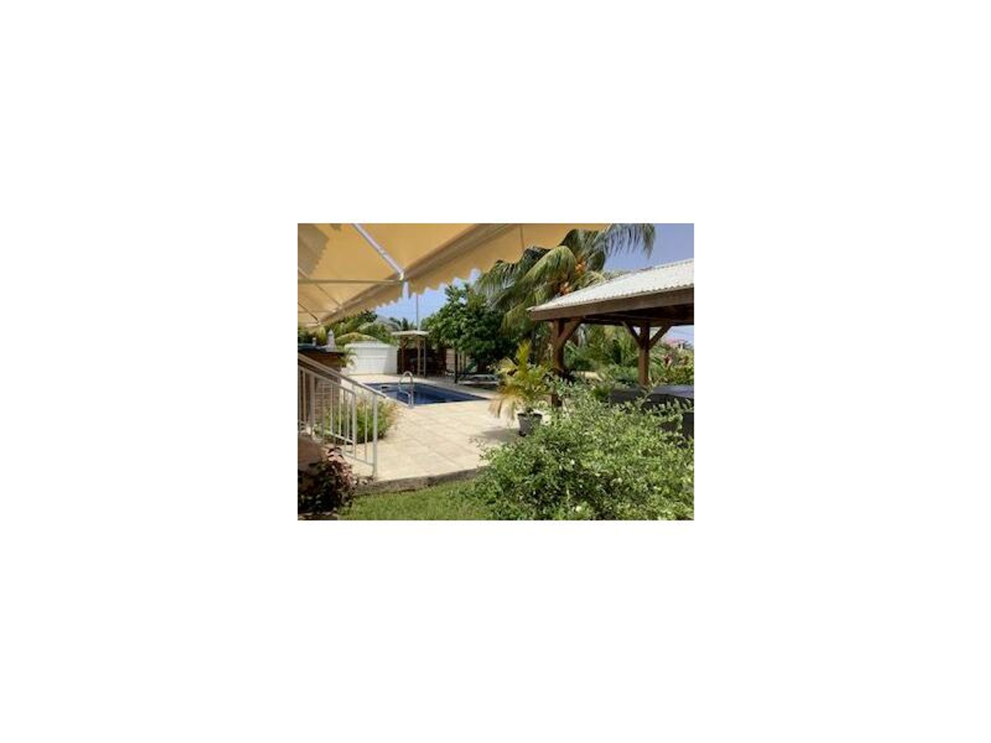 Maison à vendre - 20 pièces - 336m2 - Sainte-Rose (97115)