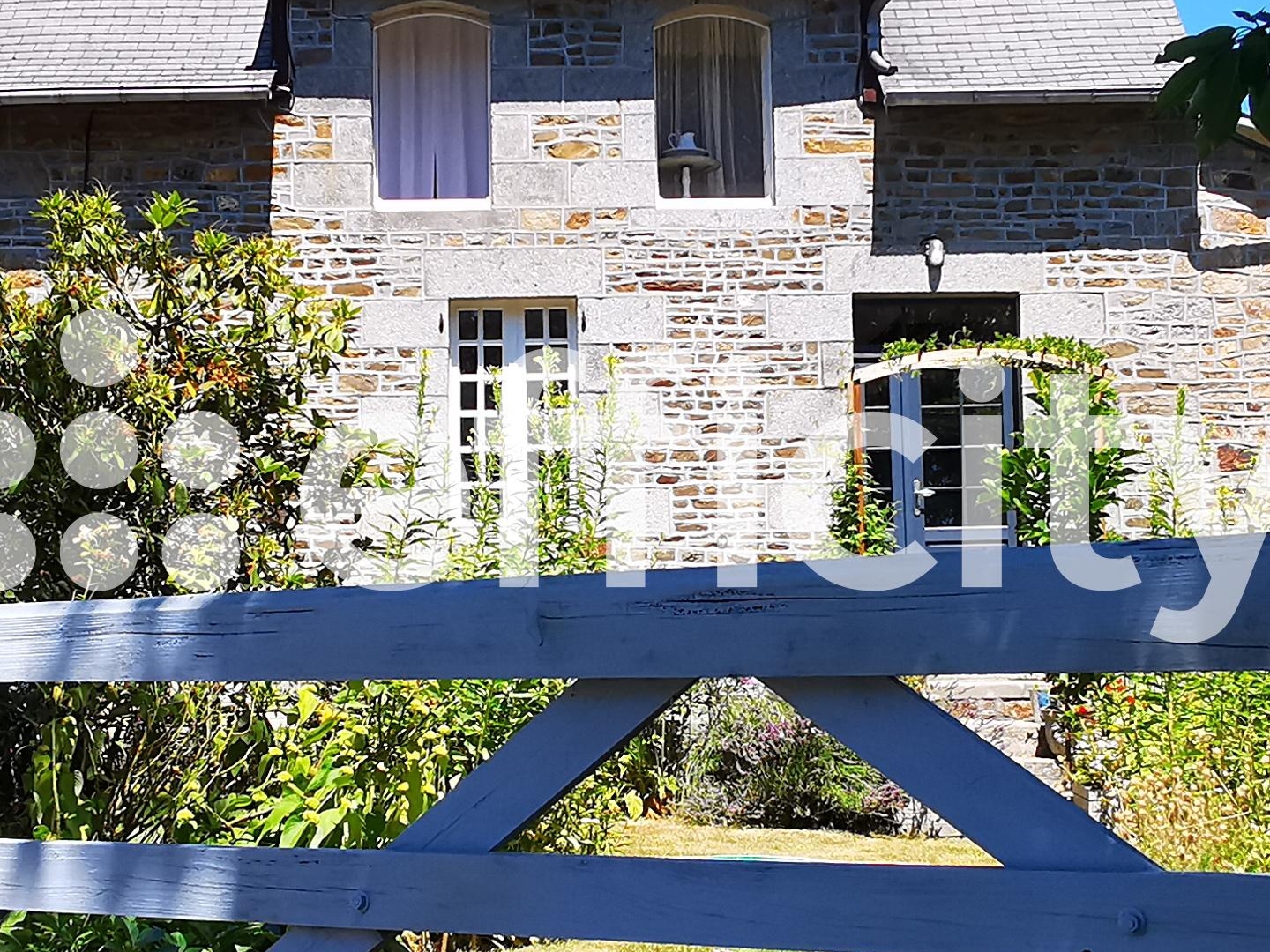 Maison à vendre - 8 pièces - 156m2 - Saint-Georges-De-... (50370)