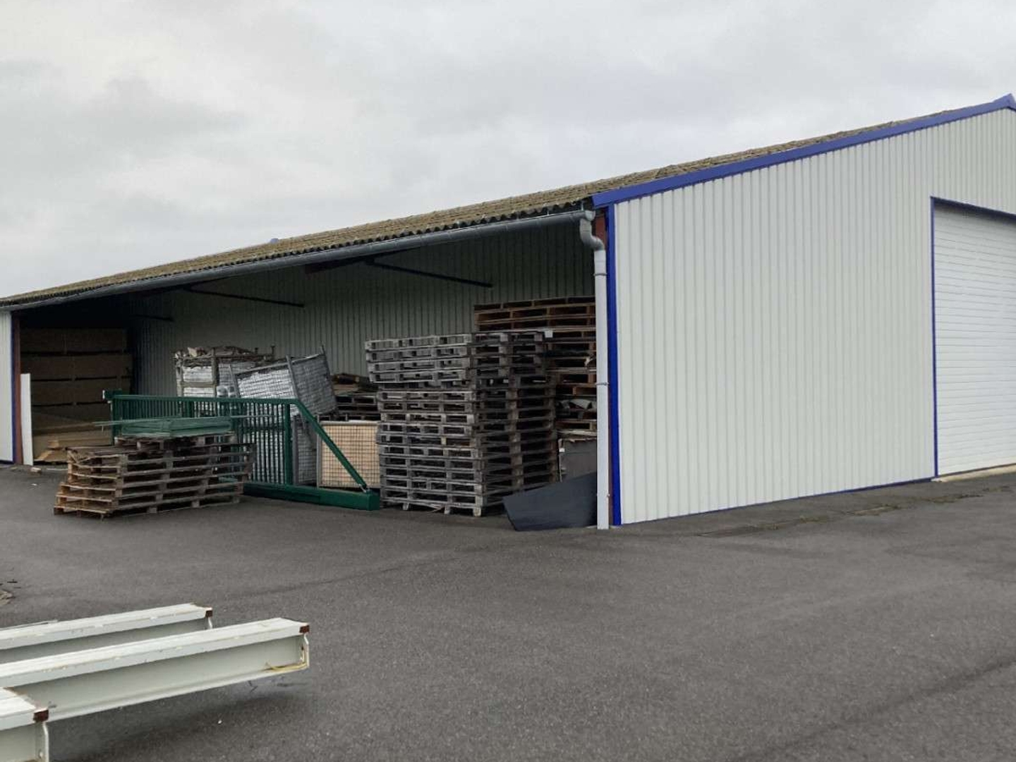 Vend local d'activité 416m² à Châtillon sur Loire