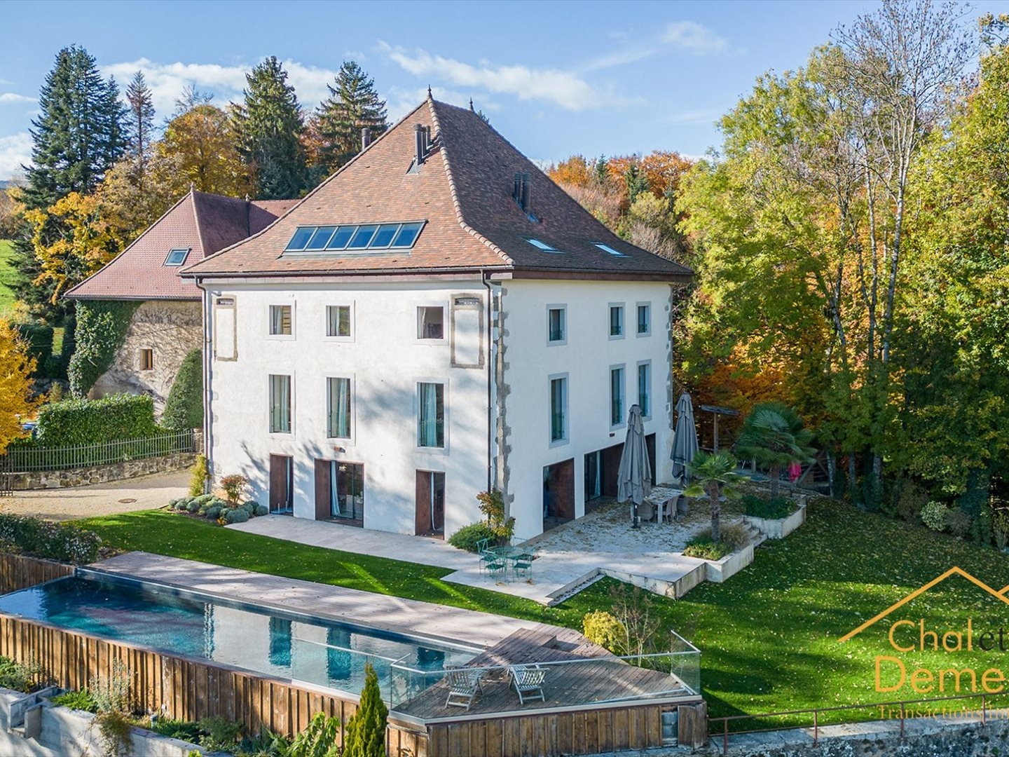 Maison à vendre - 12 pièces - 600m2 - Pers-Jussy (74930)