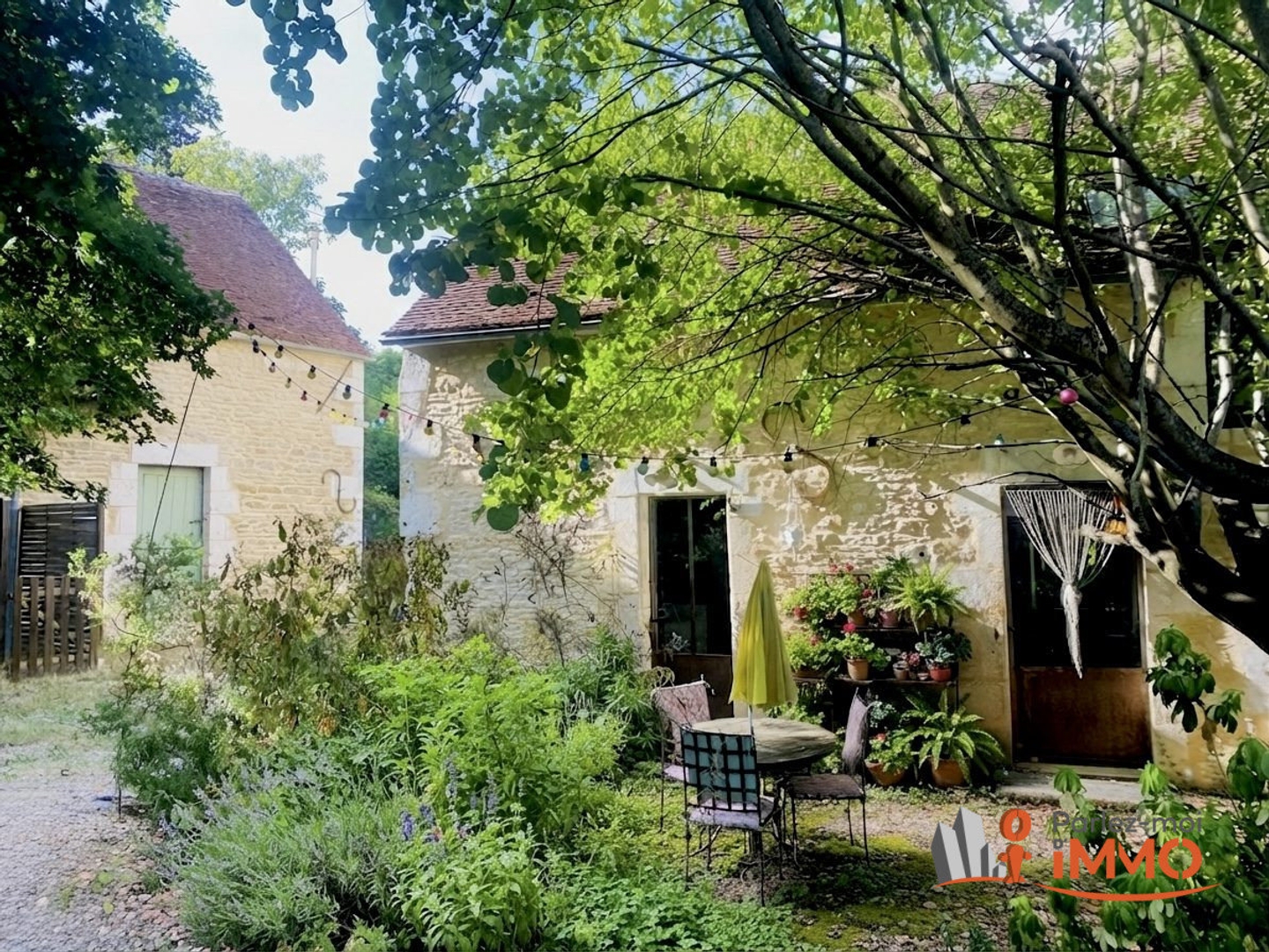 Immeuble à vendre - 9 pièces - 160m2 - Sougères-En-Puisaye (89520)