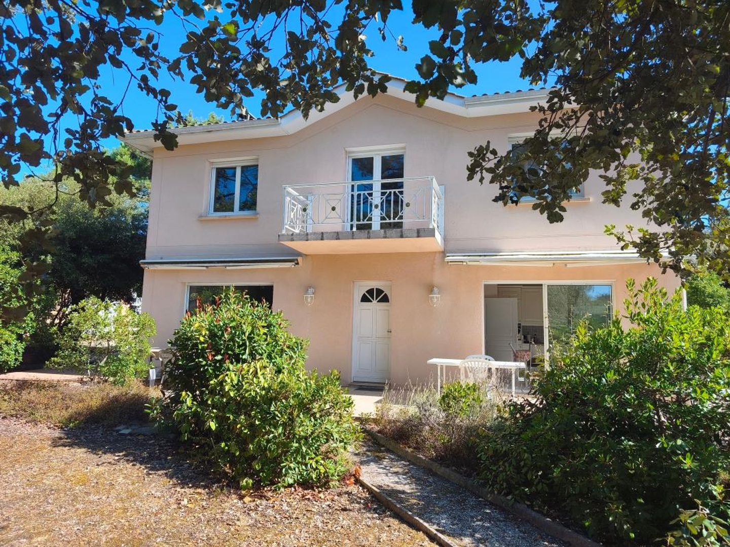 Maison à étage située à SOULAC SUR MER