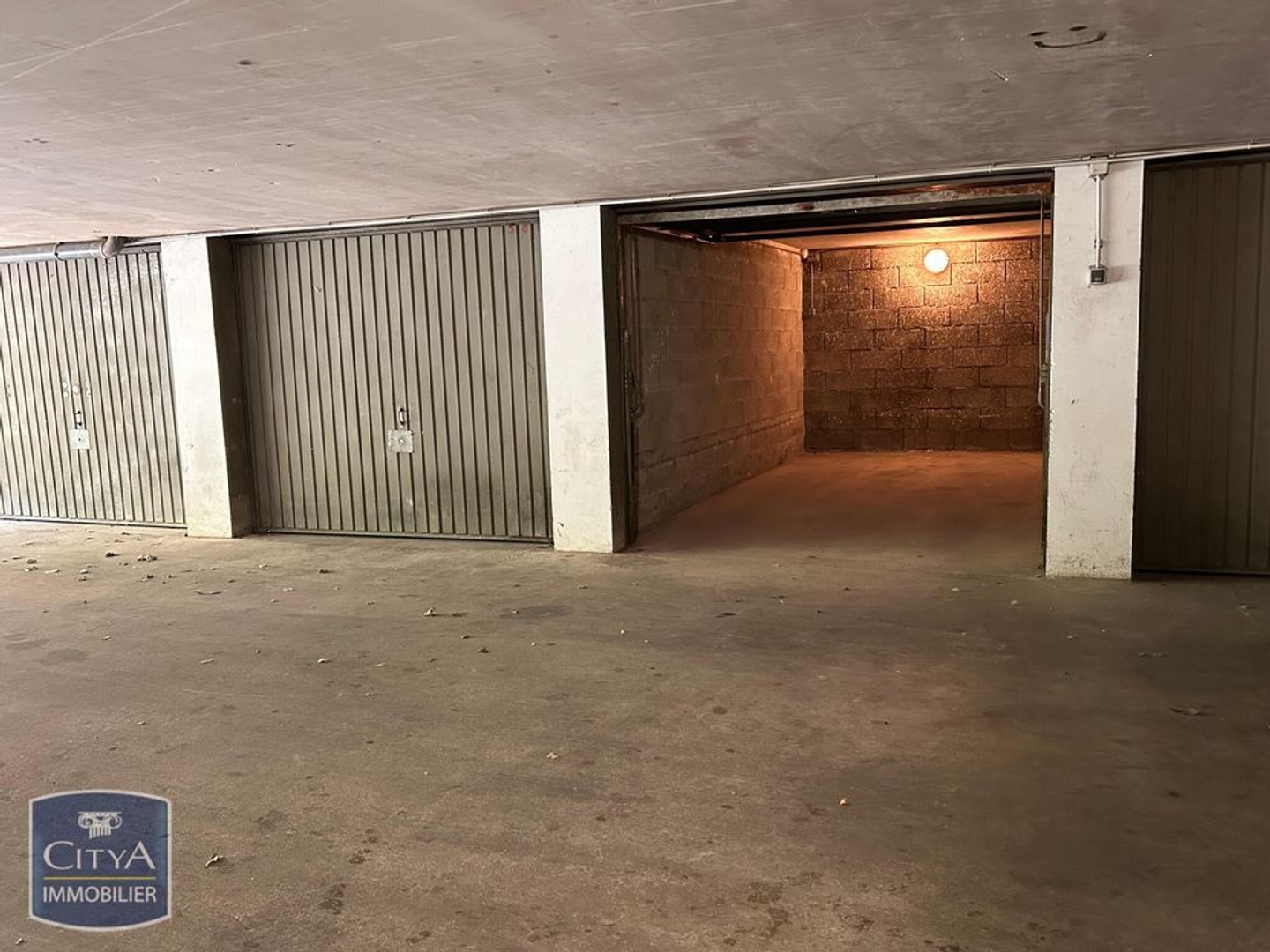 Parking / garage / box à vendre - 14m2 - Avignon (84000)