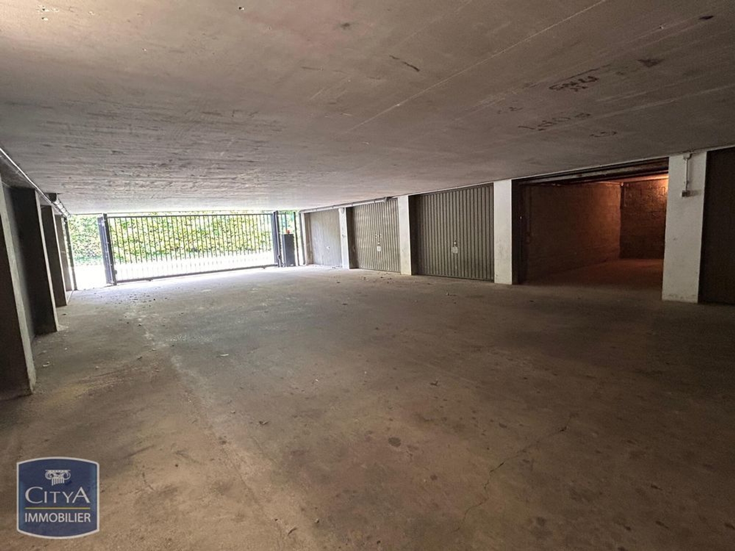 Parking / garage / box à vendre - 14m2 - Avignon (84000)