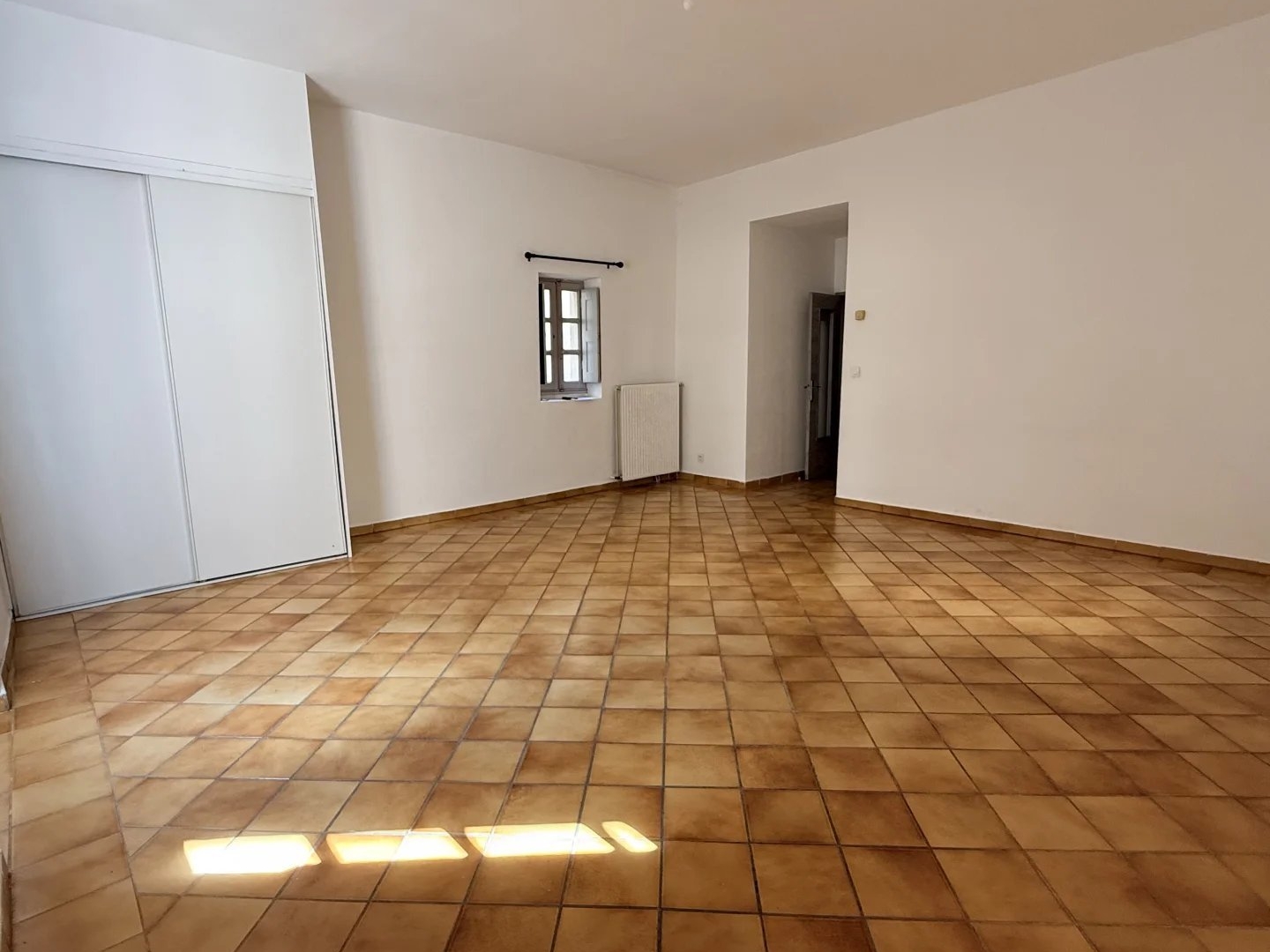 Appartement à vendre - 2 pièces - 70m2 - Nîmes (30000)