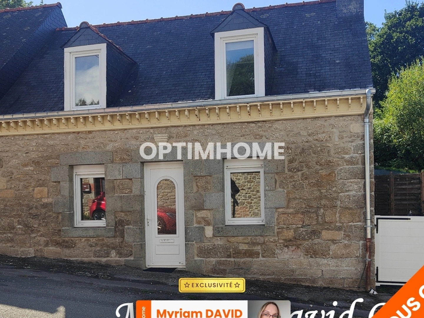 Maison sans travaux avec jardin, terrasse et garage à Rostrenen
