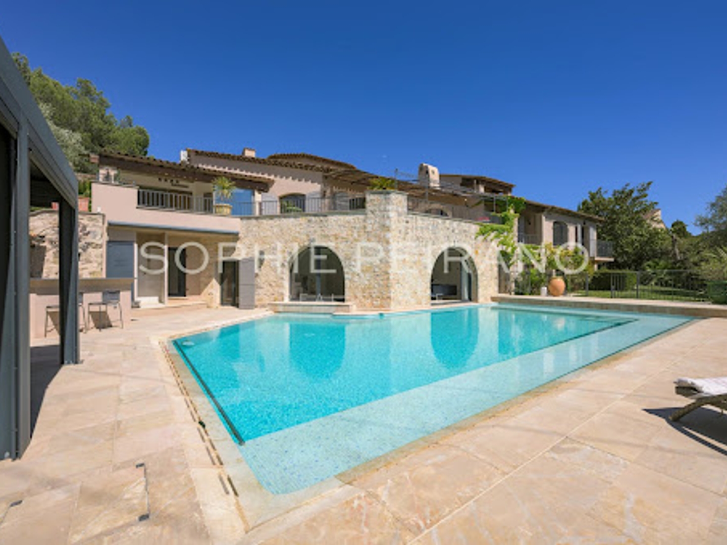 Villa 10 pièces 527 m²